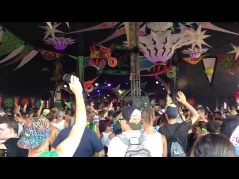 The sickest squad vs Radium vs Randy 909 @Monegros 19.07.2013