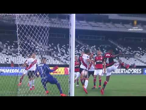 River Plate arranca un empate 2-2 al Flamengo