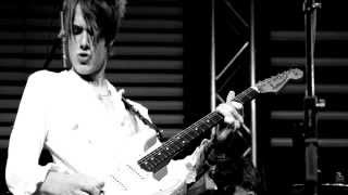 Tyler Bryant - Who I Am (Guitar Hero Version)