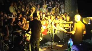 Millencolin Pennybride gig at Satin 1 May 2009 - Stop to think &amp; The Ballad part1