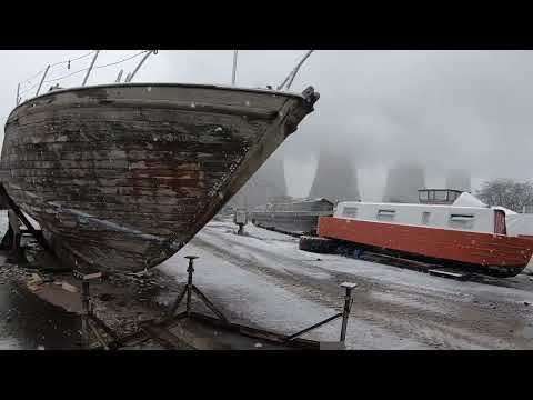 VLOG 105, Narrowboat Fit Out - NAV LIGHTS, HORN, BILGE PUMPS and ALTERNATOR PROTECTION