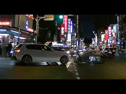 2020/12/21 17:33:05 @ Itabashi Zhongshan, boca de estrada étnica, Ichiba Reijin compreensão sem lei do desastre do carro