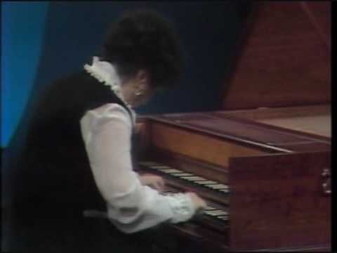 Rosalyn Tureck plays and analyzes the Fugue in B-flat Major BWV 866 by J.S.Bach