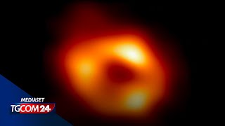 La prima immagine del buco nero della Via Lattea