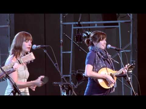 Folk Alley Sessions: Good Lovelies - "Mrs. T."