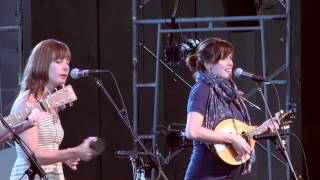 Folk Alley Sessions: Good Lovelies - "Mrs. T."