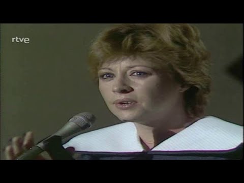 MARI TRINI-"AYÚDALA" (EN DIRECTO)