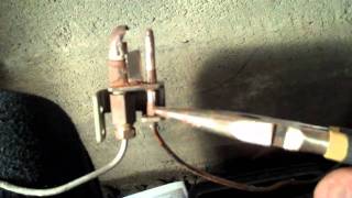 Pilot Light Won&#39;t Stay Lit - How to Replace a Broken Thermo Couple on Furnace