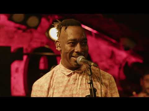 Clarence Bekker Band (live) - Al Green - Lets Stay Together (cover)