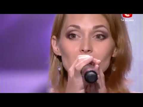 Amazing Voice!Judges stopped her because they couldn't believe it's her real voice!English Subtitles