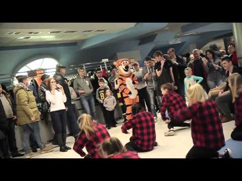 Шоу-программа на матче "Надежда" Оренбург - "Динамо" Курск