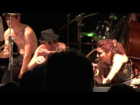 Suit Up - Raindrops, Live auf dem Ract 2013