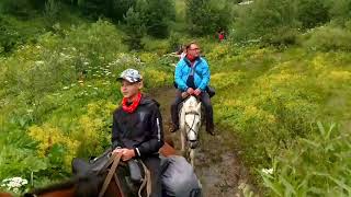 preview picture of video 'Travel in Svaneti with horses'