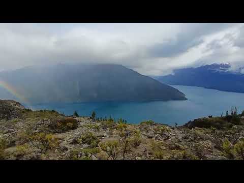 Acá vas a ver los #arcoiris + BELLOS de LAGO PUELO #trekking #patagonia #argentina #otoño 2025 #asmr