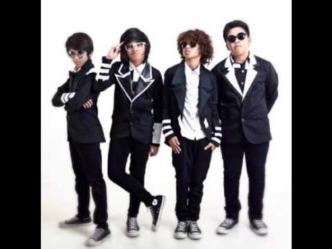 download lagu mp3 mp4 Lirik Lagu Tik Tok Ada Orang Yang Selalu Menghina Kita, download lagu Lirik Lagu Tik Tok Ada Orang Yang Selalu Menghina Kita gratis, unduh video klip Lirik Lagu Tik Tok Ada Orang Yang Selalu Menghina Kita