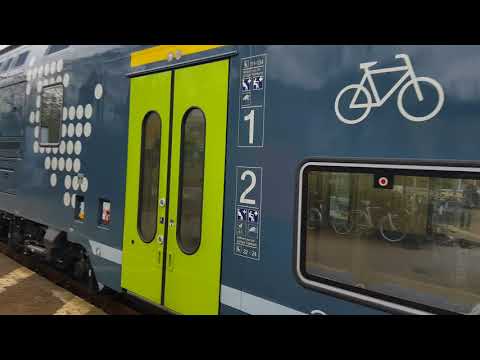 ET 445 Twindexx Doppeltraktion. Hat Ausfahrt in Elmshorn. Als RE 7 in Richtung Kiel und Flensburg