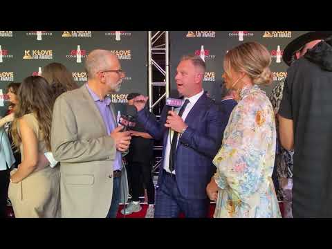 Matthew West & Carly Pearce at the KLove Awards | Coffee, Country & Cody | WSM Radio