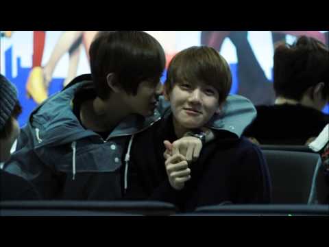 Baekhyun & Chanyeol - Love Song (Live) @ 130808 Boom Young Street