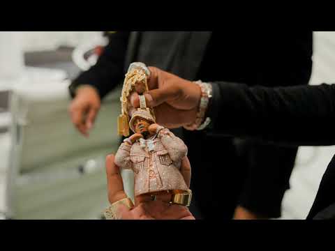 Desto Dubb Getting Drakeo The Ruler Chain In Atlanta W/ Status Jewelers [Shot By TeeGlazedIt]