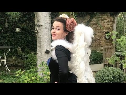 Helena Bonham Carter being a comedian for 3 minutes straight