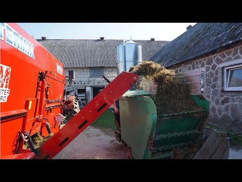 Paszowóz INTERMIX R12 z 2 m taśmą. Ciekawe rozwiązanie - wózek do rozwożenia paszy.