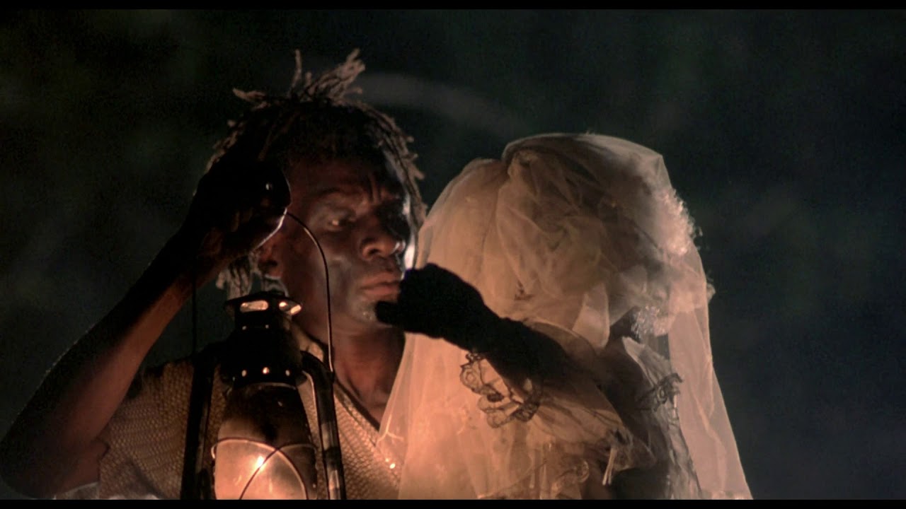 Miniature de la vidéo L'EMPRISE DES TÉNÈBRES - extrait "La mariée" VOST du film L'Emprise des ténèbres