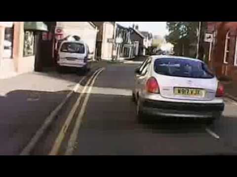 Numpty Toyota driver in Hawarden