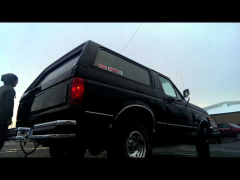 Ford Bronco 351W open headers