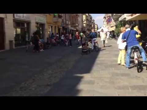 Fidenza centro città e piazza principale 2 di 2 video - Full HD