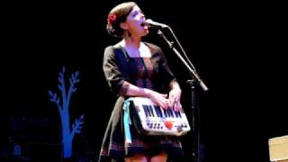Don't Let Me Fall (Live) - Lenka