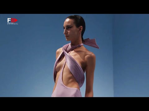 PARIS HAUTE COUTURE S23 I THEATRICAL NECKLINES - Fashion Channel Chronicle