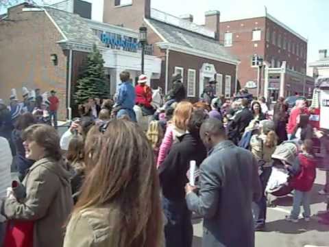 Paul Revere's Ride Through Medford, MA, Patriot's Day, 4-15-13