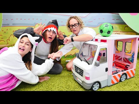 Doktor Nicole kümmert sich um das Einhorn. Lustiges Video für Kinder