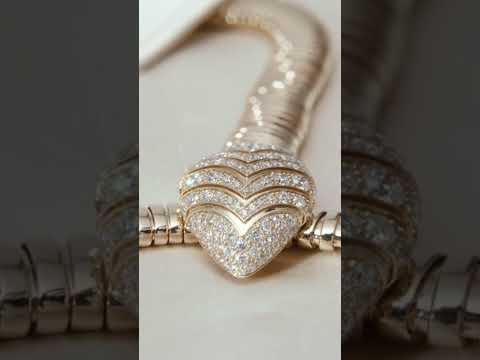 This breathtaking necklace combines the most iconic parts of Bulgari | The Bulgari Serpenti Tubogas