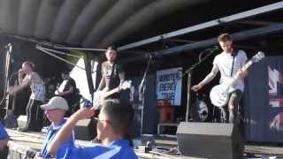 Shout at the moon - Mallory Knox at Warped tour
