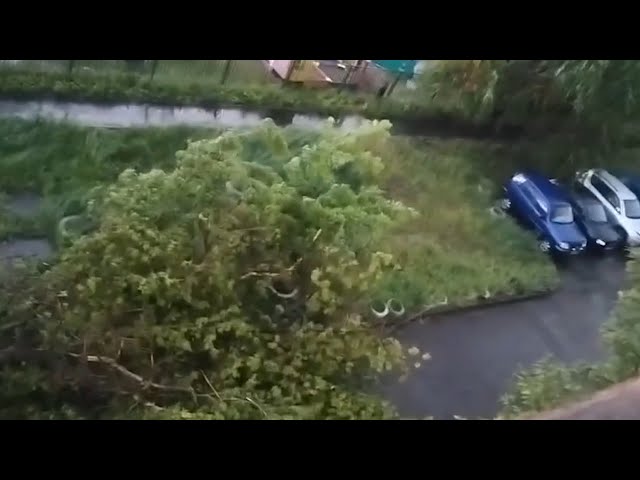 В Тулуне устраняют последствия непогоды