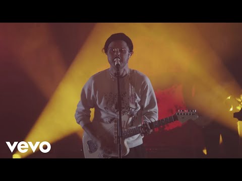 lovelytheband - broken (Front & Center)