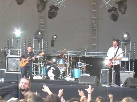 Thumbnail for Them Crooked Vultures - Gunman (live @ Rock en Seine) by Them Crooked Vultures