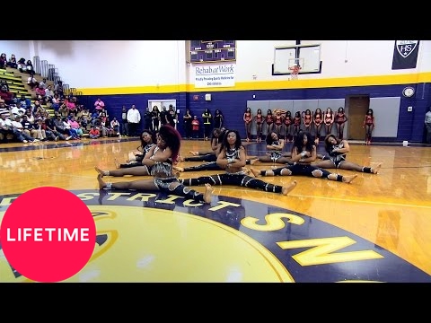 Bring It!: Stand Battle: Dolls vs. Infamous Dancerettes - Medium (Season 3, Episode 10) | Lifetime