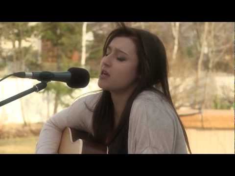 Caroline Savoie - Ain't No Sunshine (Bill Withers - Acoustic Cover)