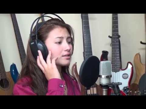 Karla Sofía Rodriguez "Hazlo Feliz" Autor: Hugo Almanza Durand