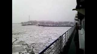 preview picture of video '26-01-2013 Aankomst MS Friesland in de haven van West-Terschelling.'