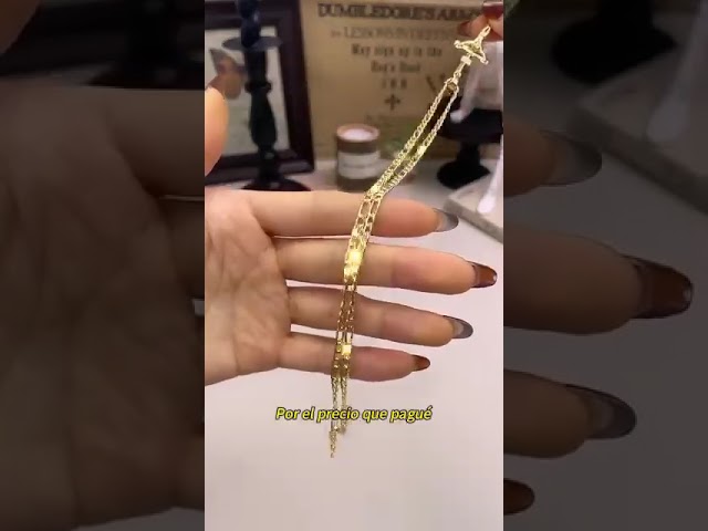 Vídeo relacionado con Collar Cruz Dorado, Collares de Cruz Mujer Hombre, Collars con Colgante de Cruzs de Jesucristo Collar Crucifijo Oro, Collares de Cruces para Cumpleaños, Año Nuevo, San Valentín, Aniversarios (B)