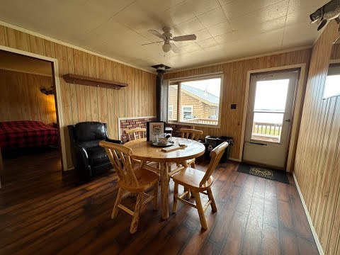 Budd's Gunisao Lake Lodge Cabins - Plenty Of Room for 4