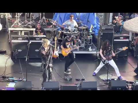 The Stowaways - The Beautiful People feat Mixi, Phil Demmel, Davey Suicide on Shiprocked 01/25/23