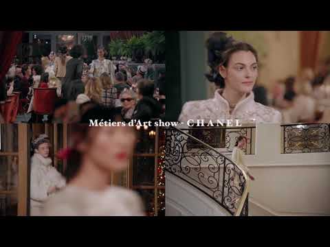 Paris Cosmopolite 201617 Métiers d’Art show  -  CHANEL