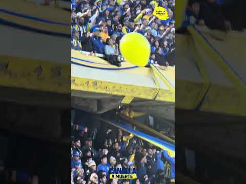 "La hinchada canalla frente a Independiente." Barra: Los Guerreros &bull; Club: Rosario Central &bull; País: Argentina