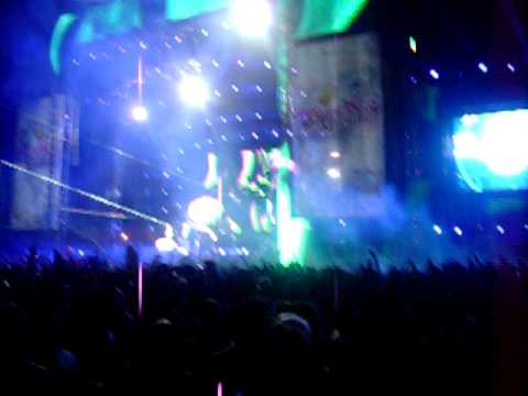 Swedish House Mafia - One/Calabria at EDC 2010 Beat Drops
