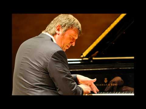 Chopin - Scherzo n°3, Polonaise-Fantaisie, 5 Etudes - Berezovsky Lisbon 2011