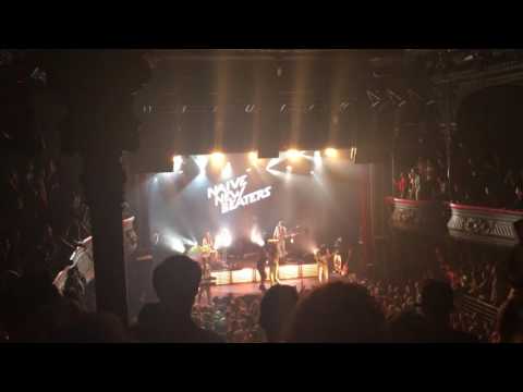 Naive New Beaters - Heal Tomorrow ft Izia @ La Cigale, Paris 20.10.16